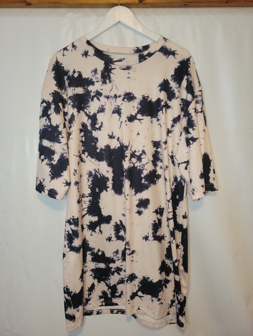 Neutral Tie-Dye Oversized Tee Black on Cream